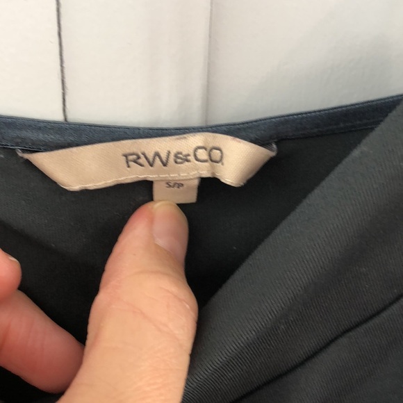 RW&CO basic gray tank top - Picture 6 of 10